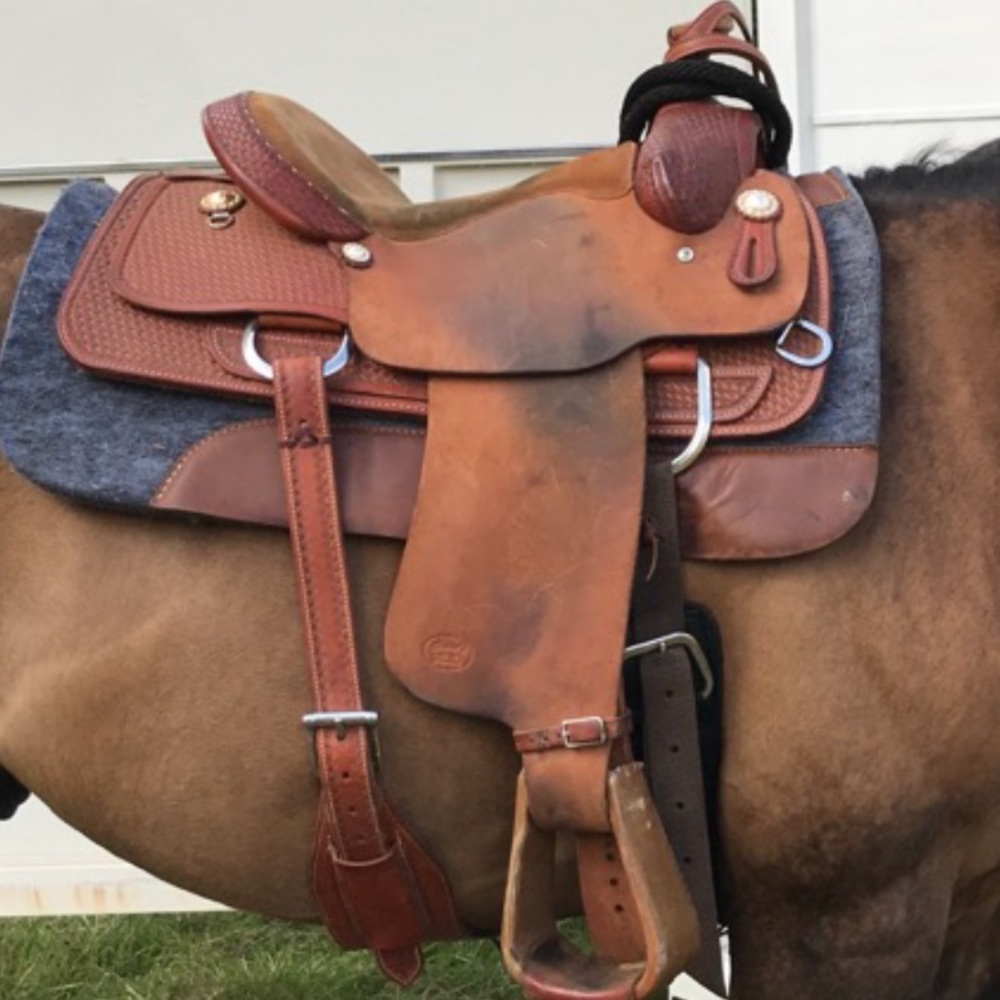💎SOLD💎 Newer courts roping / ranch saddle